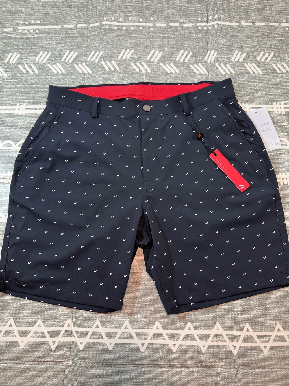 REDVANLY Hanover Geo Pull-On Shorts Tuxedo Black Size Large 7”